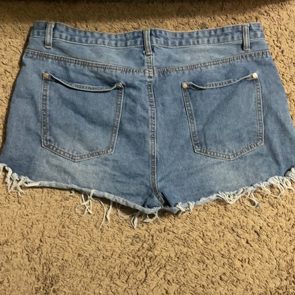 Boohoo Shorts Size US 14 - Picture 2 of 3